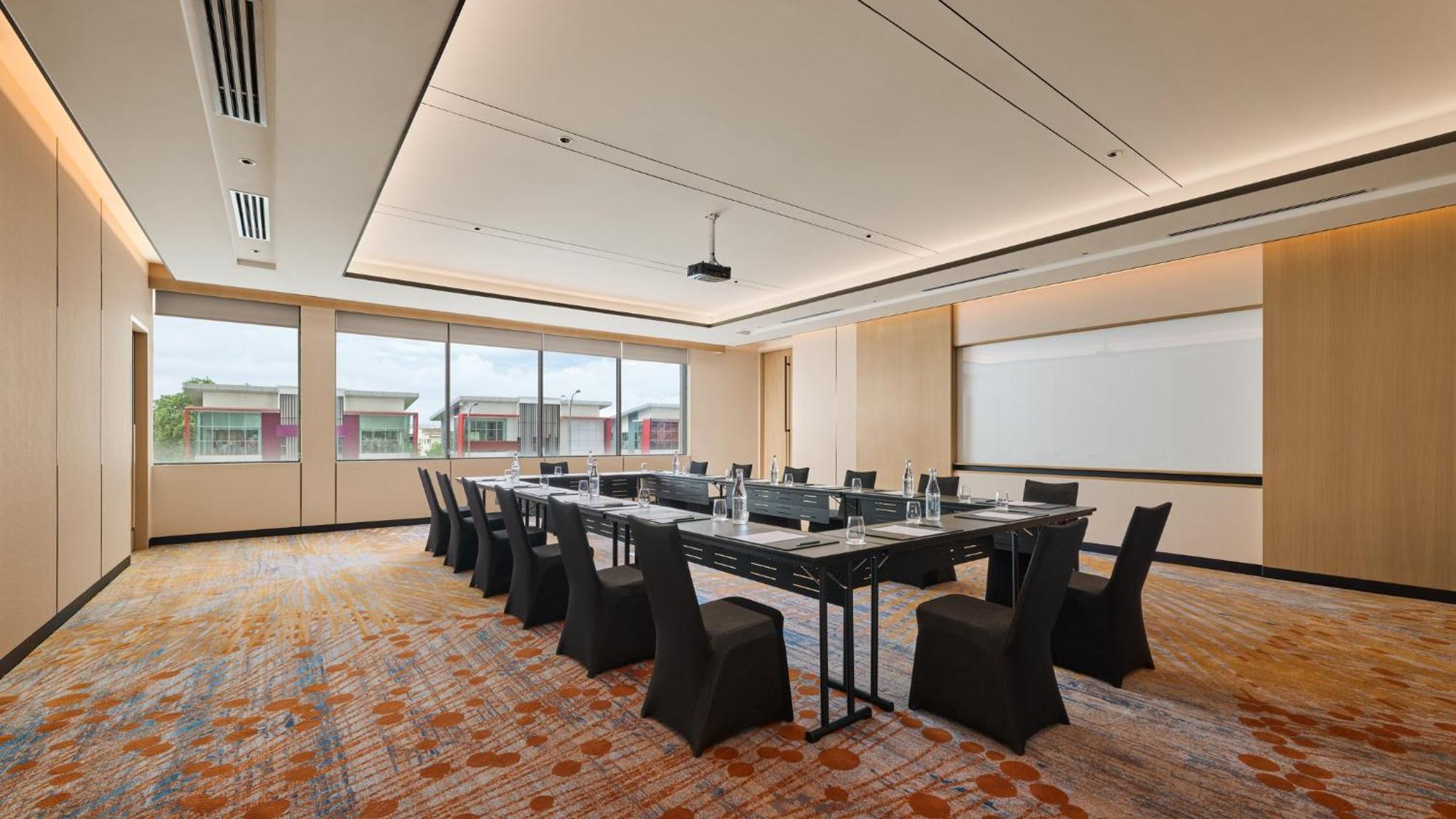 Holiday Inn & Suites Penang Prai By Ihg Bukit Mertajam Exteriör bild